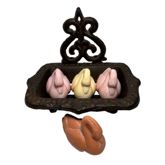 Vtg Cast Iron Soap Dish Holder Fleur De Lis Heavy Solid Rubber Feet Farm House - Picture 2 of 11